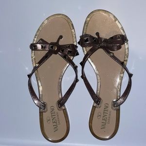 Valentino Garavani Rubber Rockstud Thong Sandals